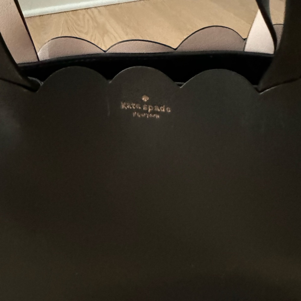 kate spade black scallop-edge leather tote - Picture 6 of 7